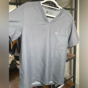 Figs Mens M graphite scrub top